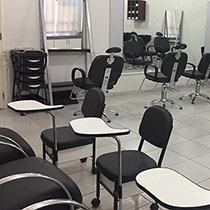 Laboratório de Estética Capilar, Maquiagem e Podologia 